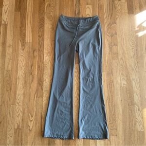 Yogalicious Lux Dianna Flare Pants green size medium